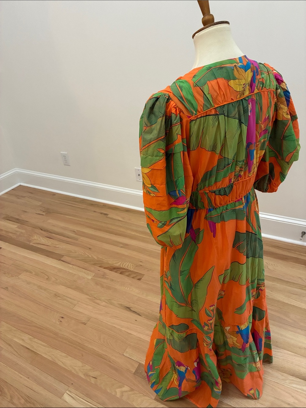 Women’s Orange Tropical Print Maxi Dress with Puff Sleeves - Picture 3 of 11
